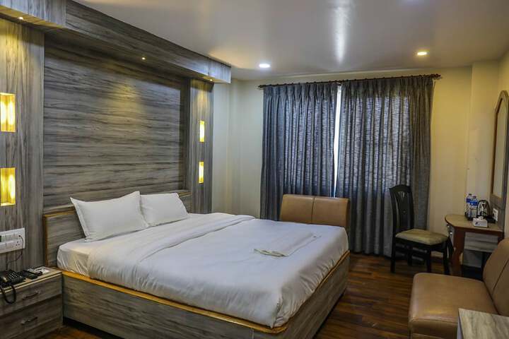 Room 8 of 30