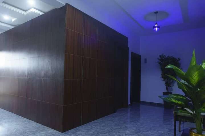 Ballroom/Hall 25 of 26