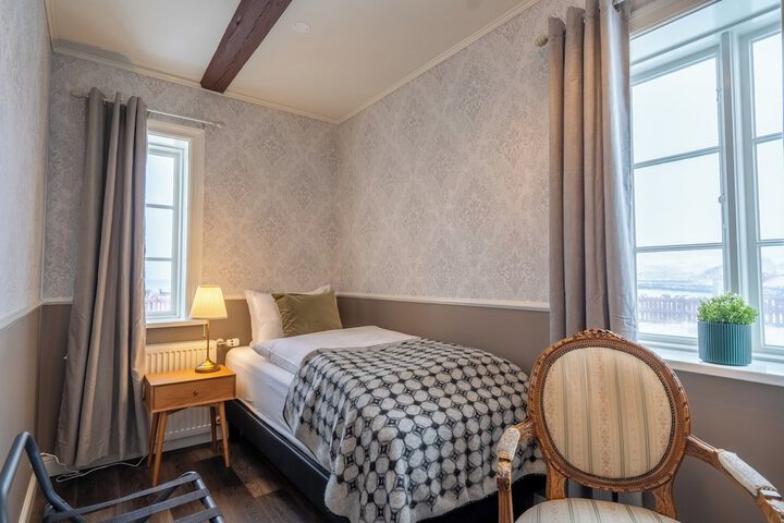 Room 90 of 179