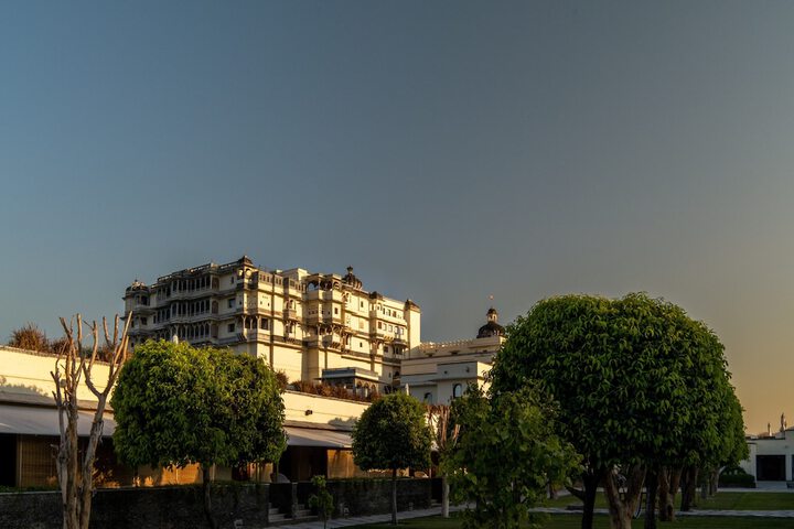 Hotel Exterior 142 of 194