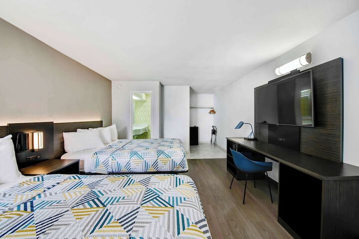 Room 13 of 26