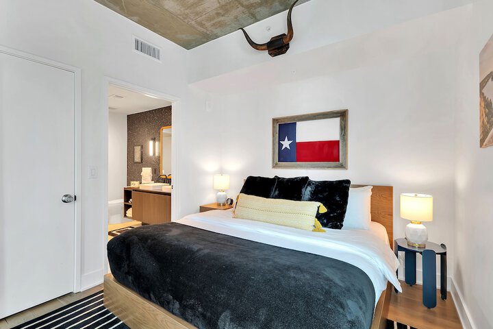 Room 53 of 860