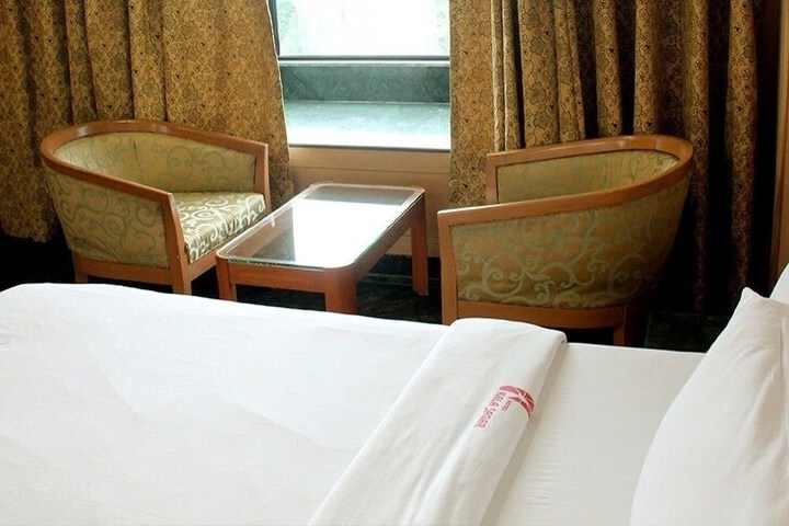 Room 12 of 41