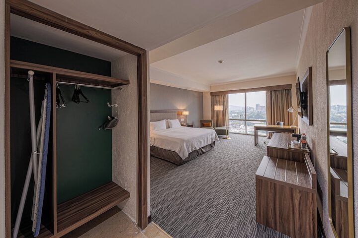 Room 30 of 184