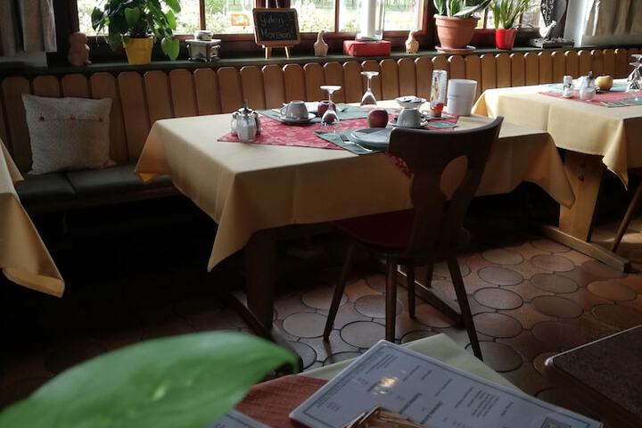 Breakfast/Coffee Service 30 of 36