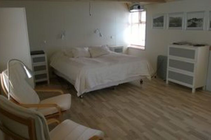 Room 7 of 32