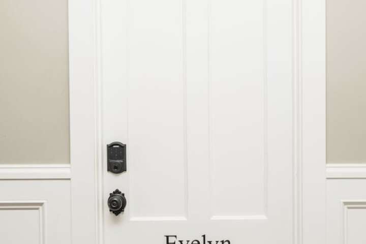 Room 28 of 83