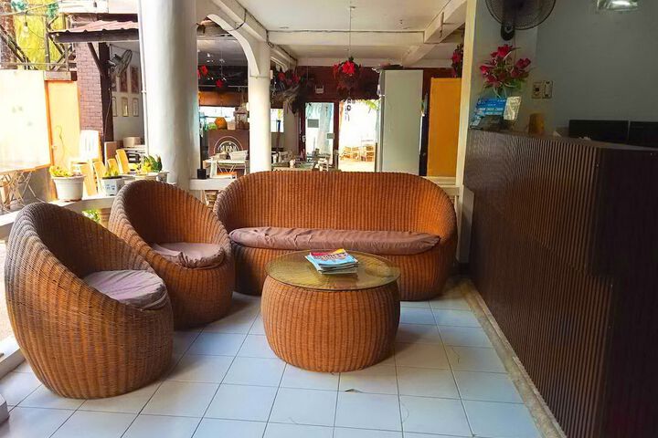 Entrance & Lobby