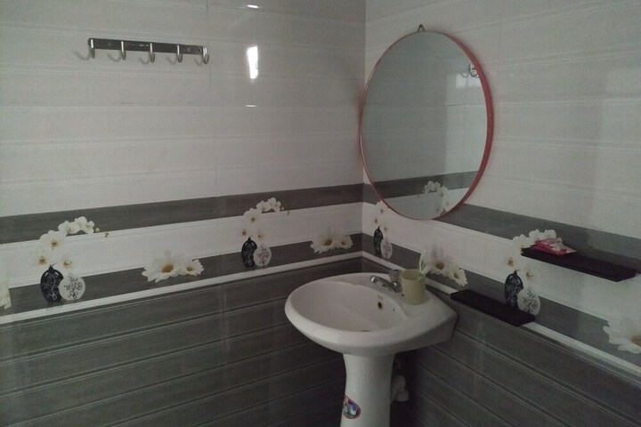 Room 8 of 25