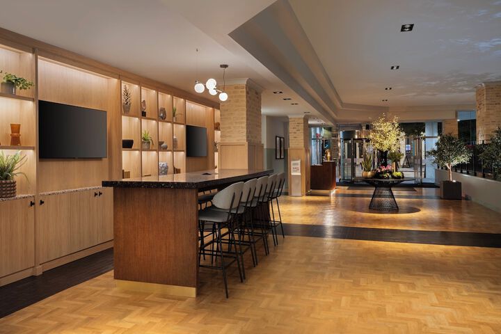 Entrance & Lobby