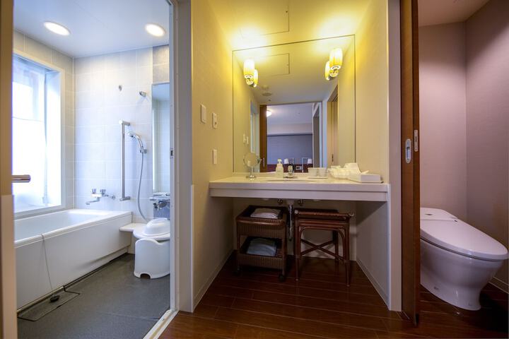 Room 12 of 46