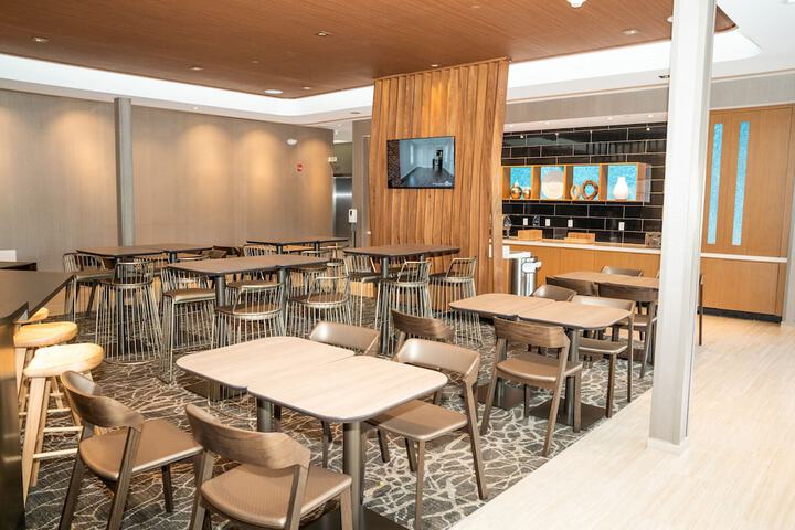 Lobby lounge