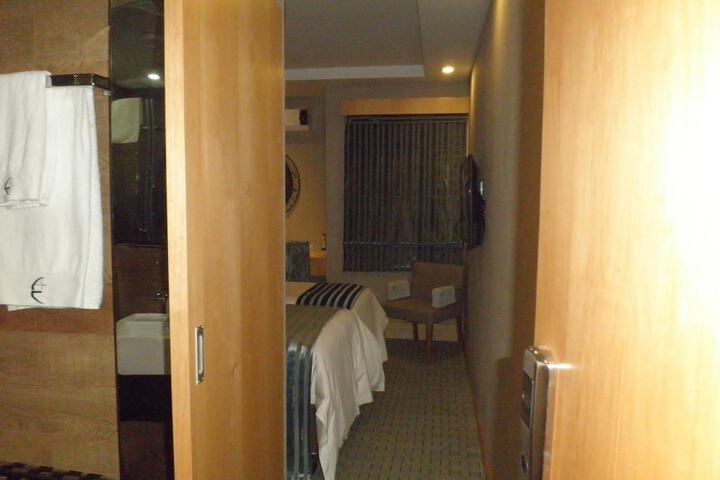 Room 12 of 50