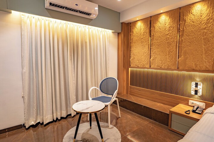 Room 27 of 53