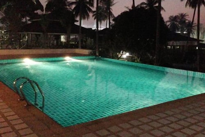 Pools & Facilities