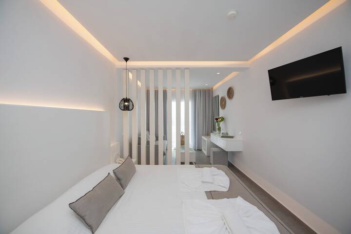 Room 25 of 144