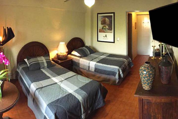 Room 6 of 13