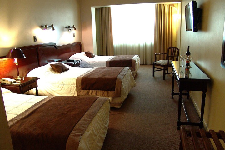 Room 5 of 48