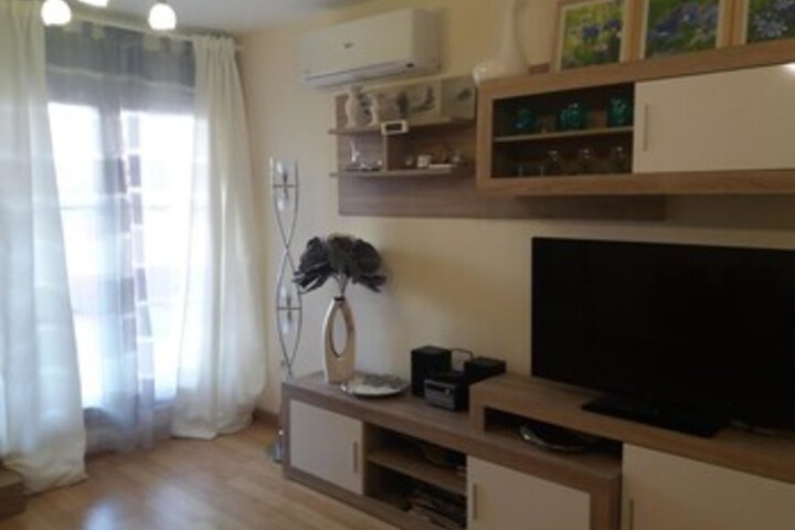 Room 9 of 11