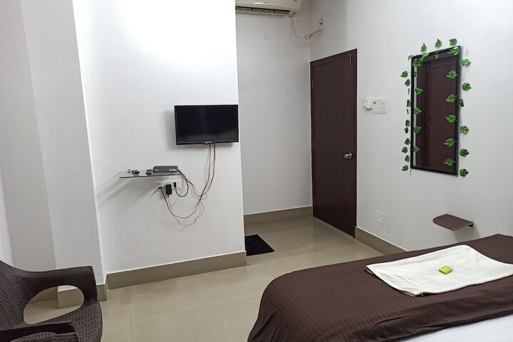 Room 8 of 20