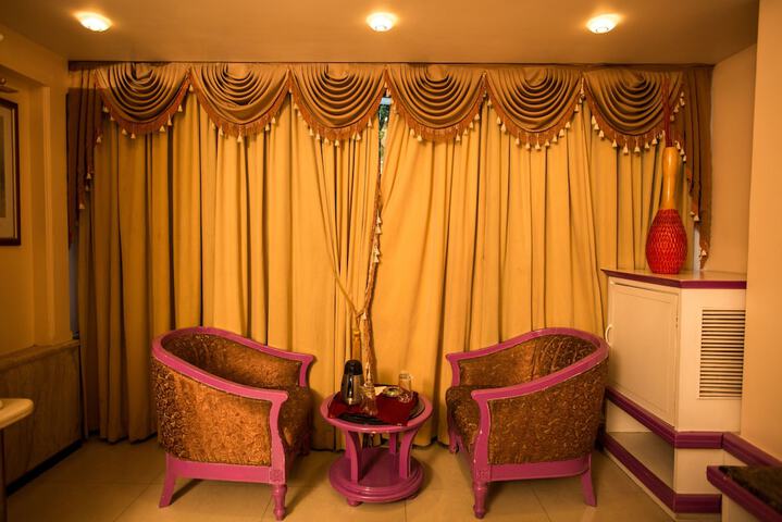 Room 21 of 36