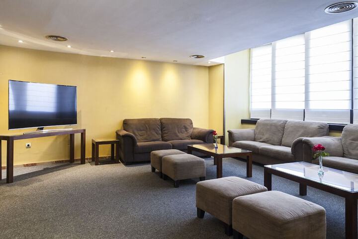 Entrance & Lobby
