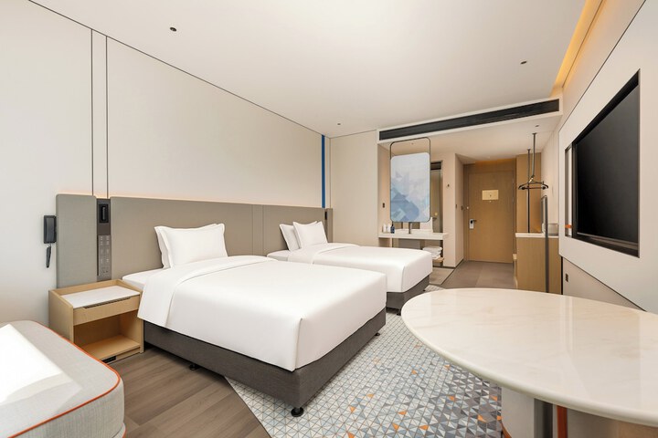Room 36 of 77