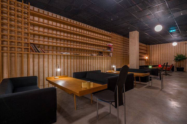 Entrance & Lobby