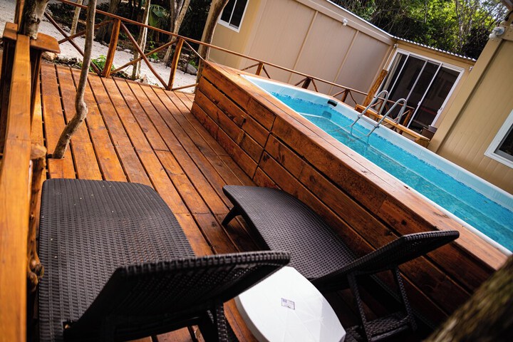 Sundeck 72 of 74