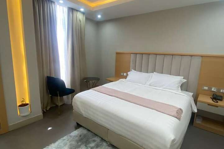 Room 2 of 30