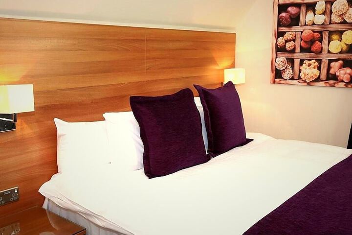Room 100 of 193