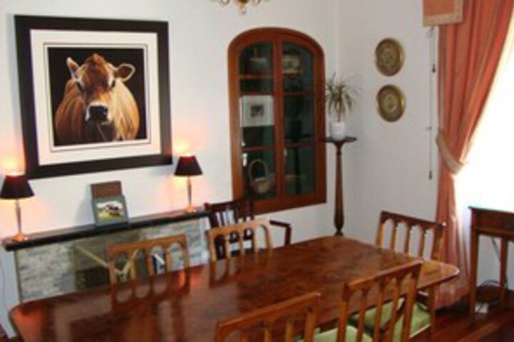Dining 4 of 30
