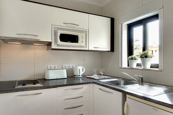 Private kitchenette