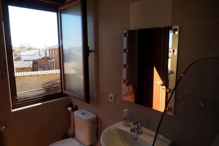 Room 10 of 25
