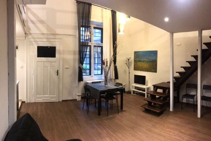 Room 27 of 65