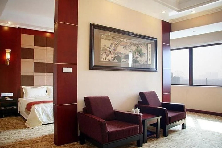 Room 5 of 17