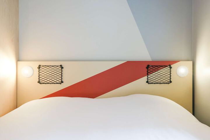 Room 4 of 30