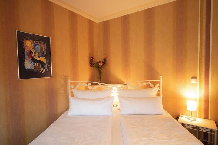Room 9 of 74
