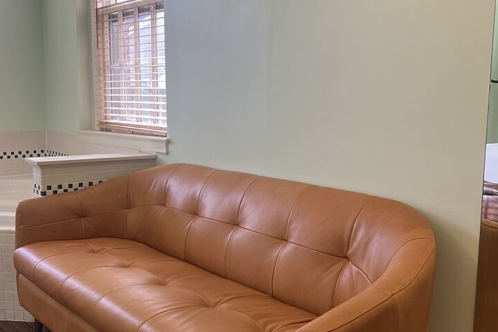 Room 48 of 142