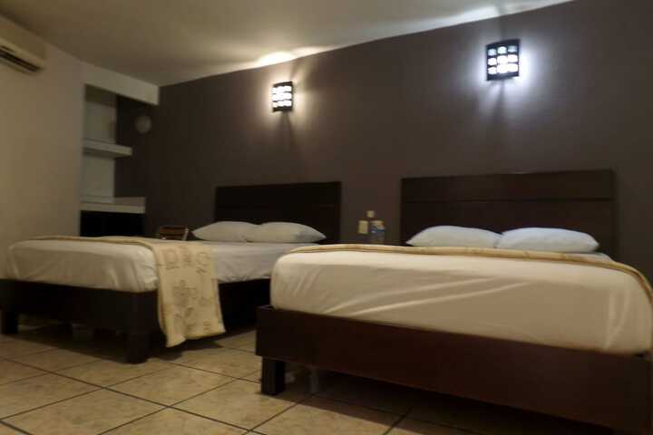 Room 3 of 20