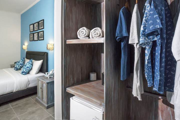 Room 4 of 75