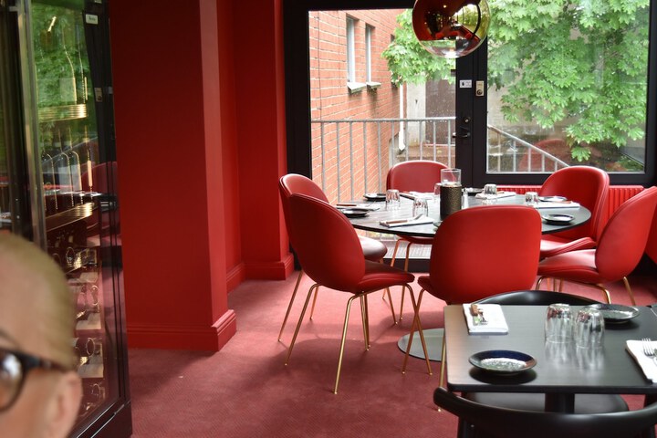 Dining 40 of 61