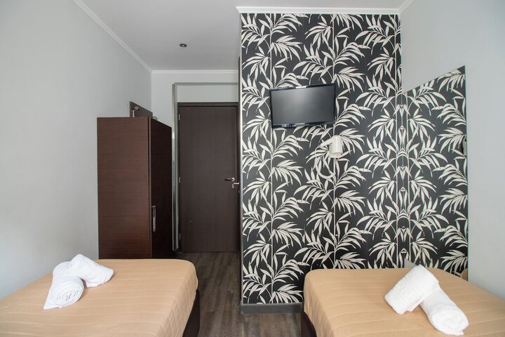 Room 14 of 32