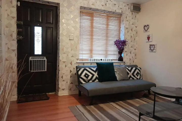 Room 8 of 15