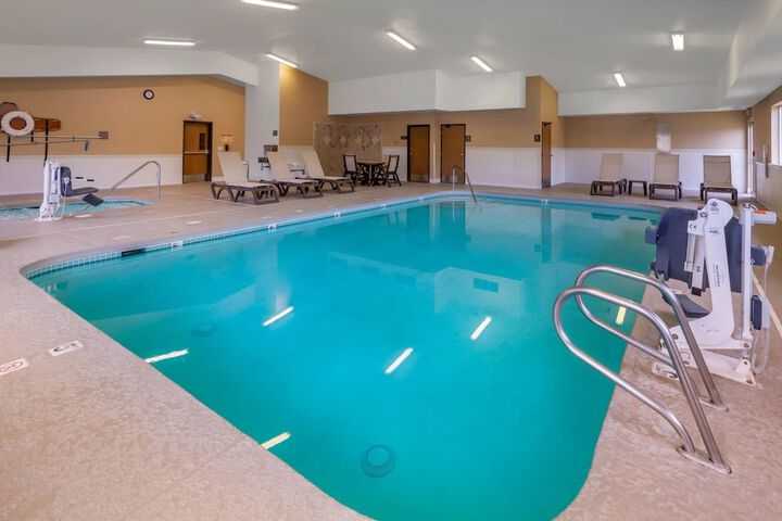 Pool 41 of 51
