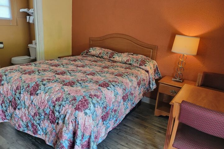 Room 6 of 51