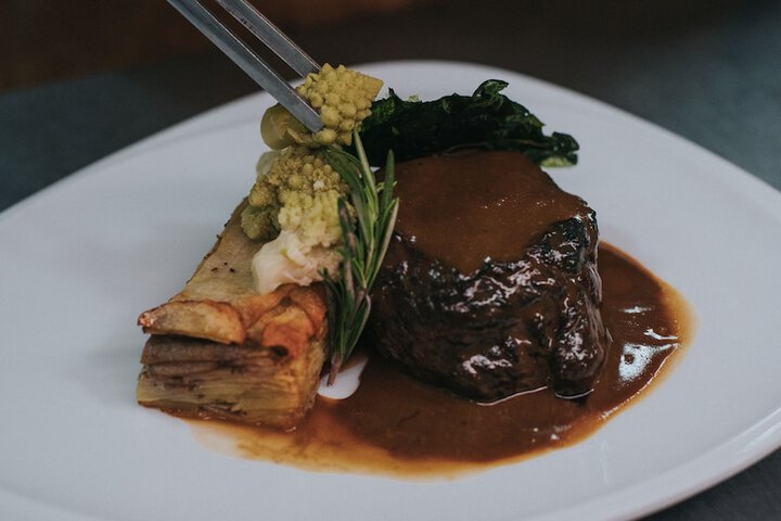 Dining 42 of 47