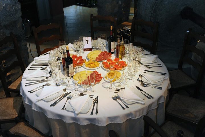 Dining 51 of 64