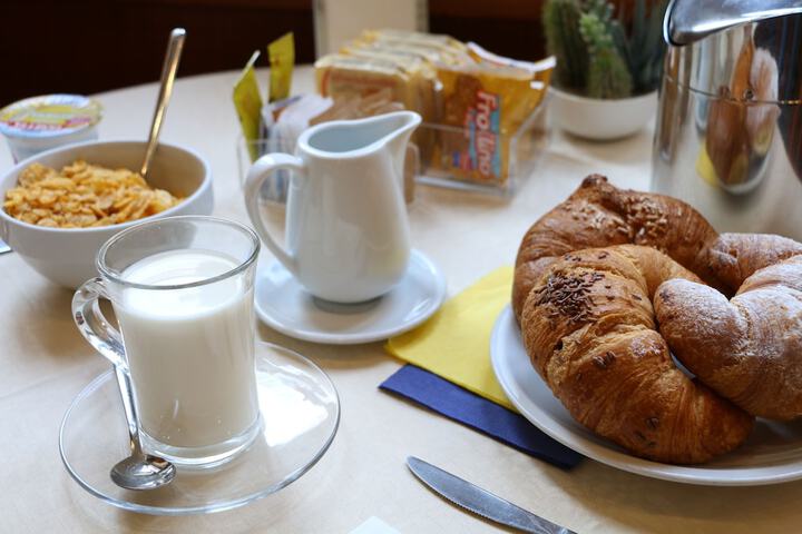Breakfast area