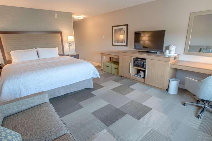 1 King Bed (7 of 21)